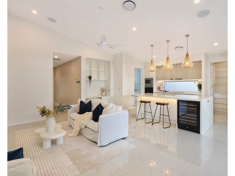 2/40 Menzies Drive, Pacific Paradise QLD 4564