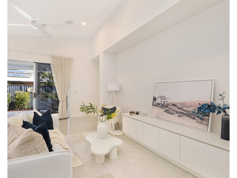 2/40 Menzies Drive, Pacific Paradise QLD 4564