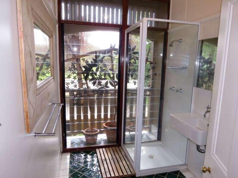 9 Old Convent Road, Uki NSW 2484