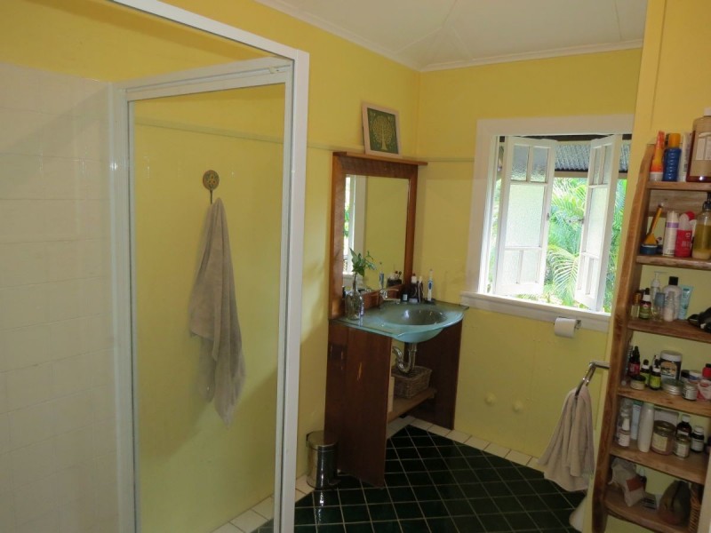 9 Old Convent Road, Uki NSW 2484
