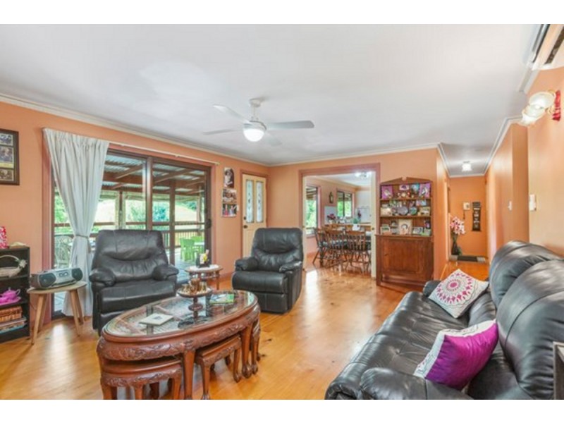 79 Malabar  Avenue, Uki NSW 2484