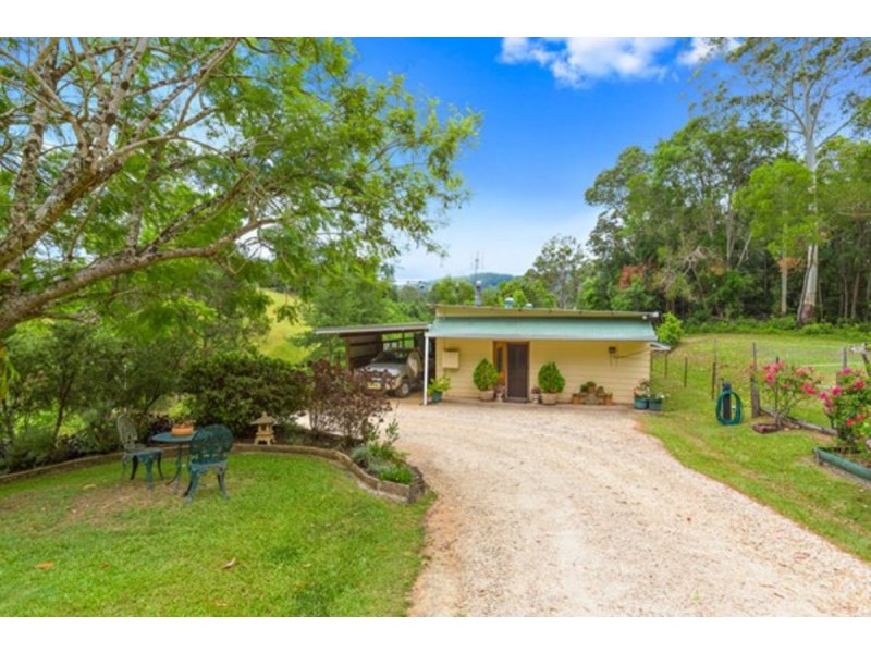 79 Malabar  Avenue, Uki NSW 2484