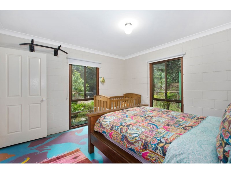 111 Braeside Drive, Uki NSW 2484