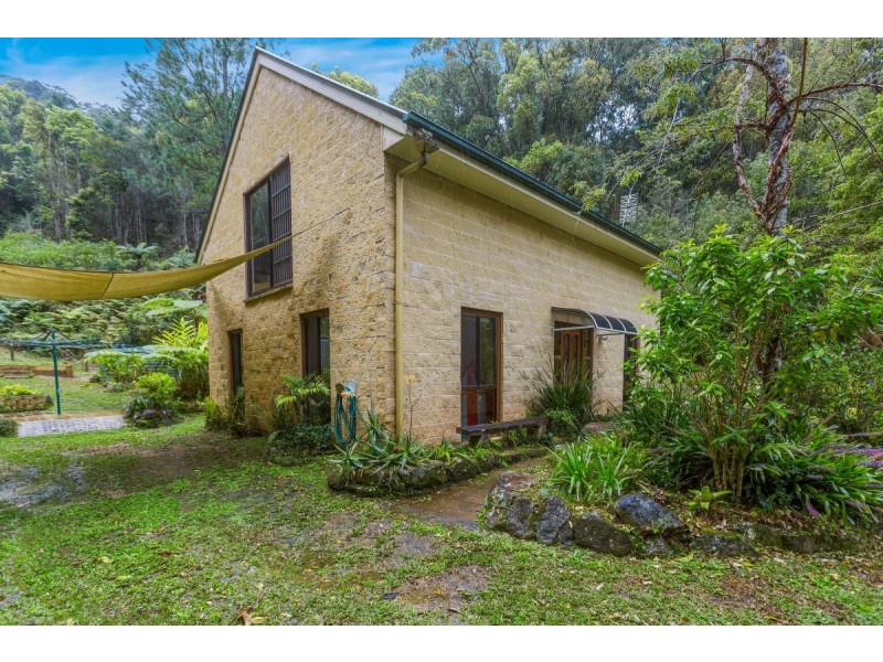 111 Braeside Drive, Uki NSW 2484