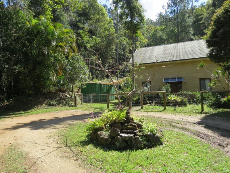 111 Braeside Drive, Uki NSW 2484