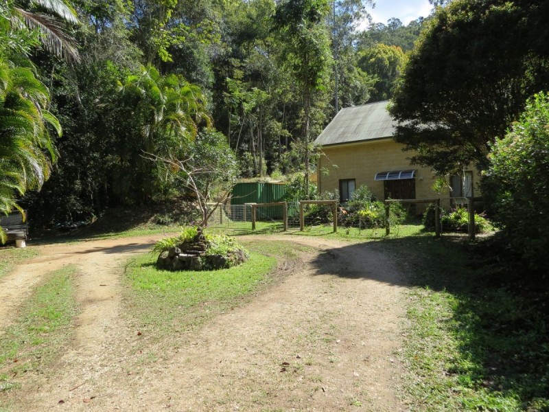 111 Braeside Drive, Uki NSW 2484