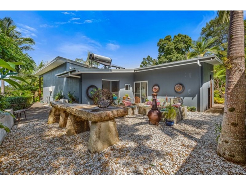 67 Braeside Drive, Uki NSW 2484