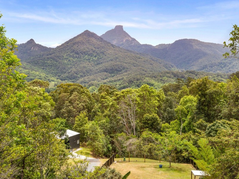 135 Braeside Drive, Uki NSW 2484