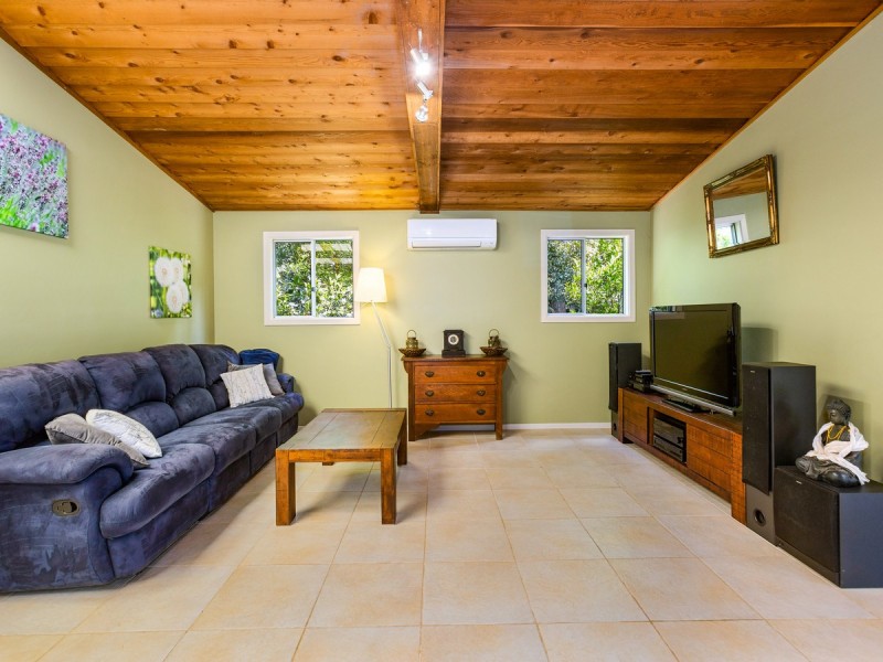 135 Braeside Drive, Uki NSW 2484