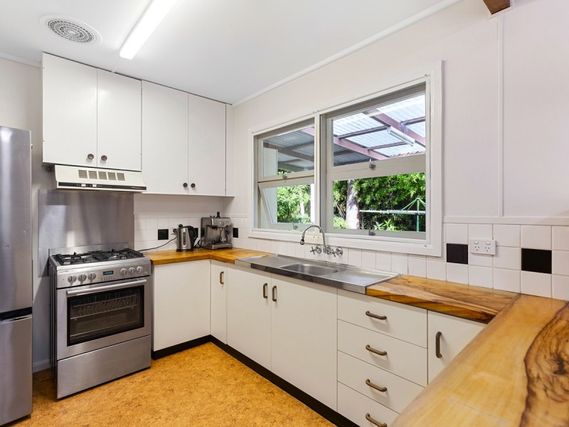 10 Old Convent Road, Uki NSW 2484