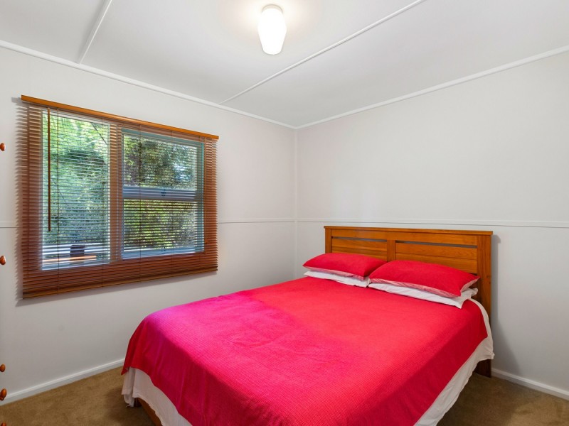 10 Old Convent Road, Uki NSW 2484