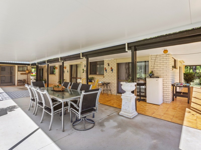 127 Smiths Creek Road, Uki NSW 2484