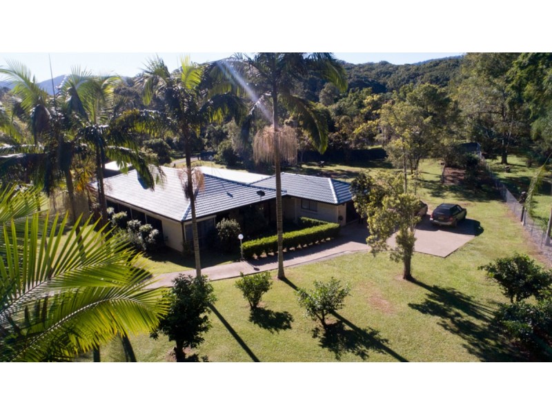 127 Smiths Creek Road, Uki NSW 2484