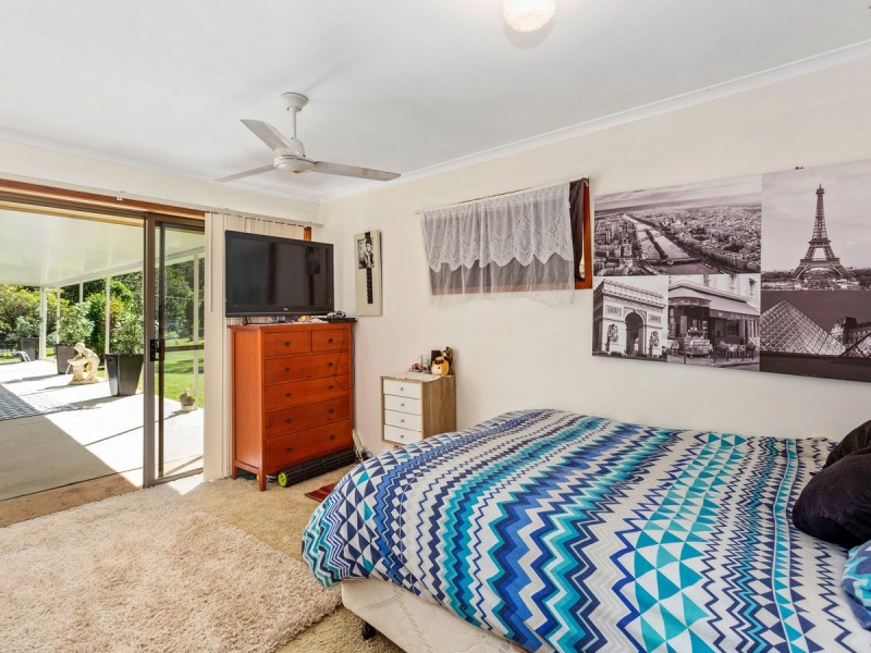 127 Smiths Creek Road, Uki NSW 2484