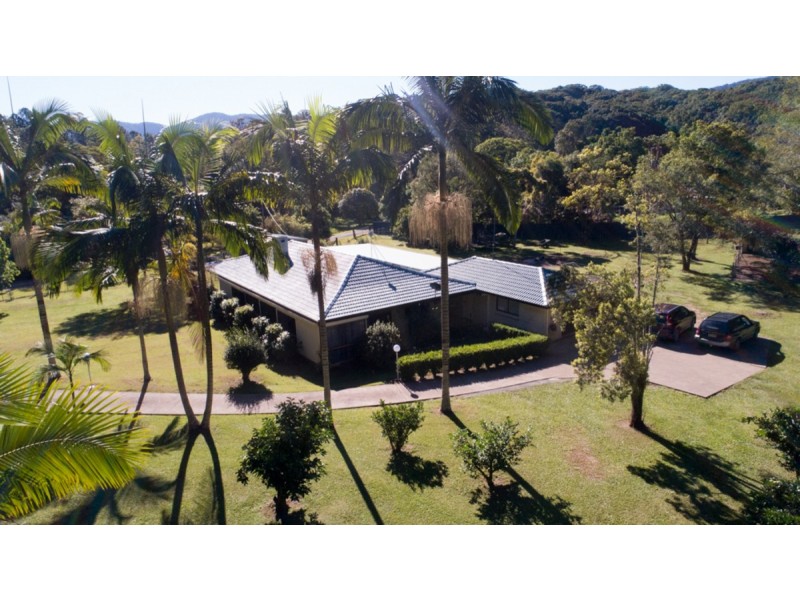 127 Smiths Creek Road, Uki NSW 2484