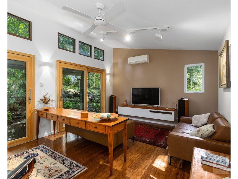 19 McCallum  Place, Uki NSW 2484