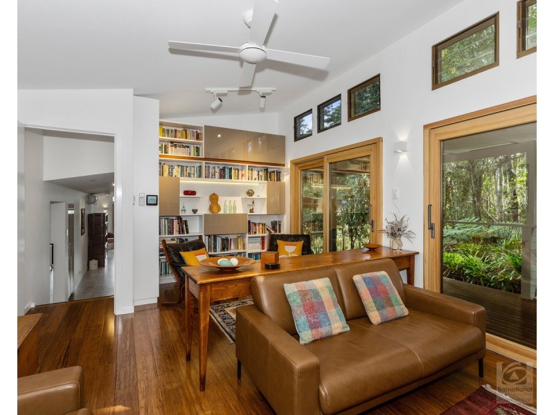 19 McCallum  Place, Uki NSW 2484