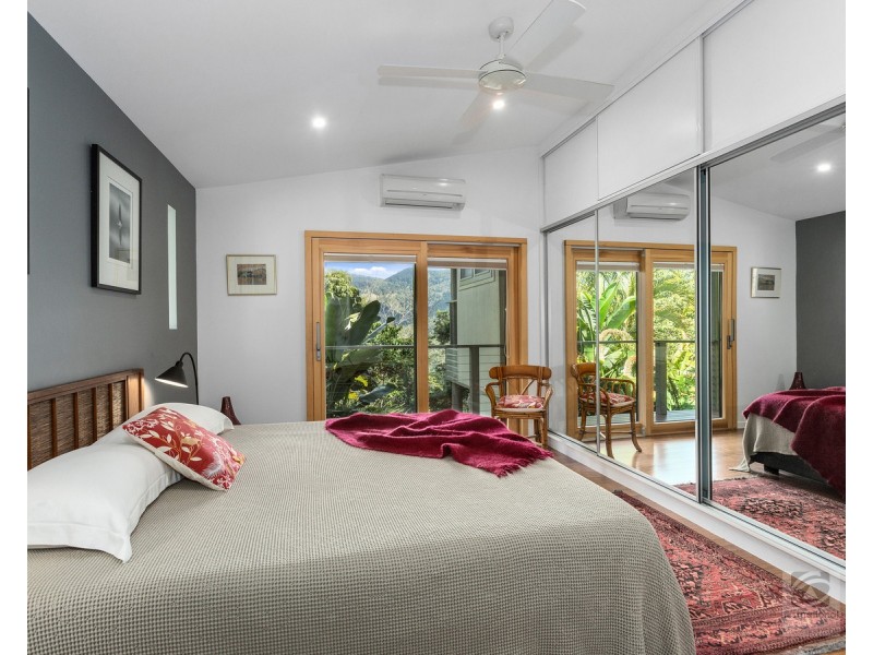 19 McCallum  Place, Uki NSW 2484