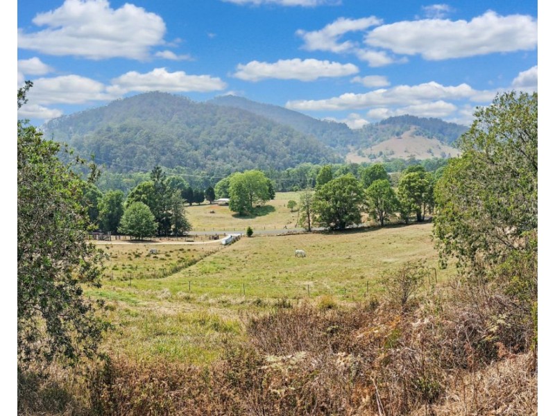 44 Byrrill Creek Road, Uki NSW 2484