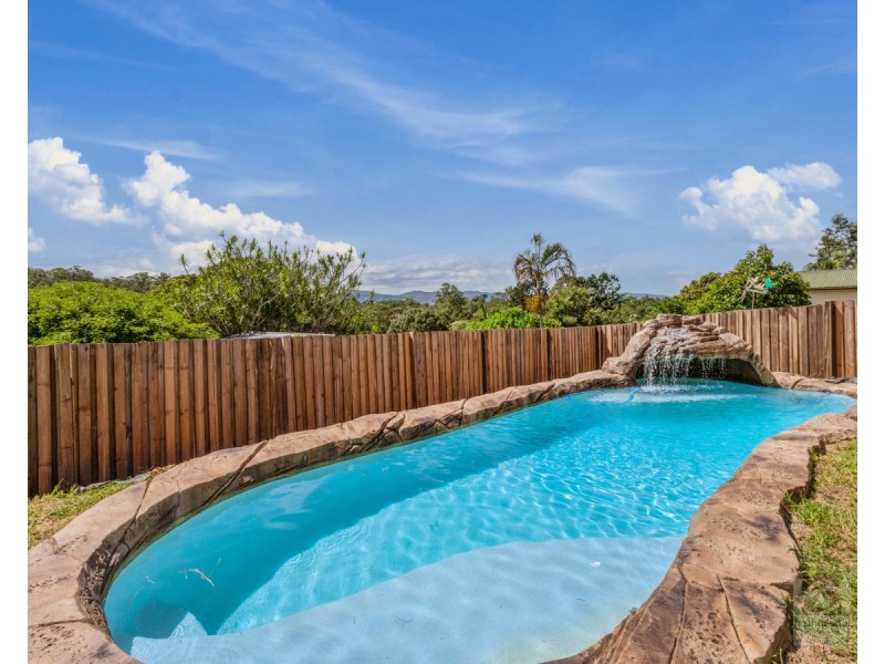 11 Ray Street, Bray Park NSW 2484