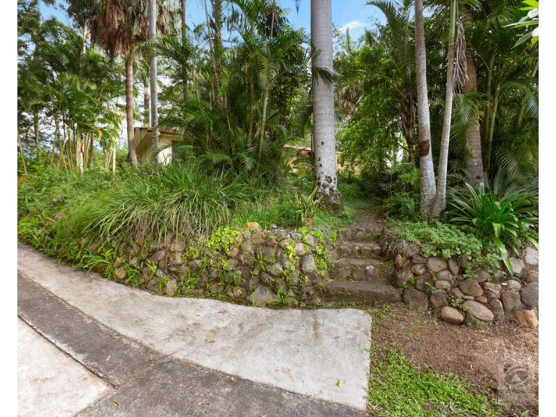 10 Old Convent Road, Uki NSW 2484