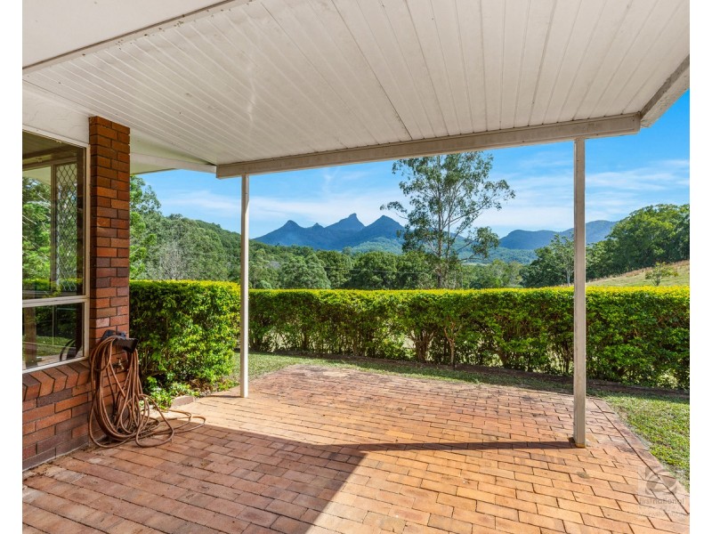 36 Meadow Place, Uki NSW 2484