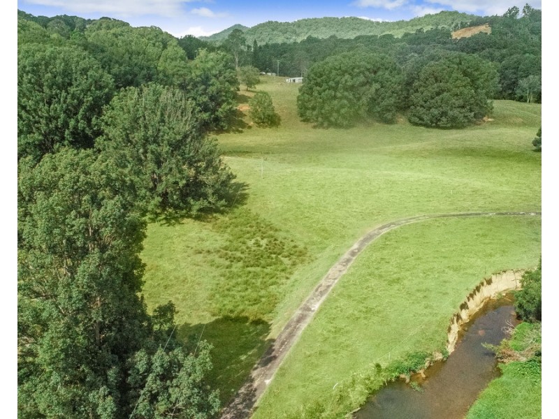 36 Meadow Place, Uki NSW 2484