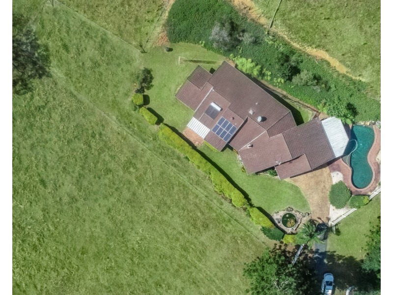 36 Meadow Place, Uki NSW 2484