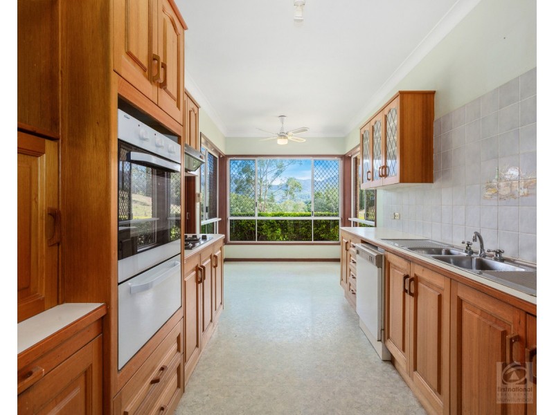 36 Meadow Place, Uki NSW 2484