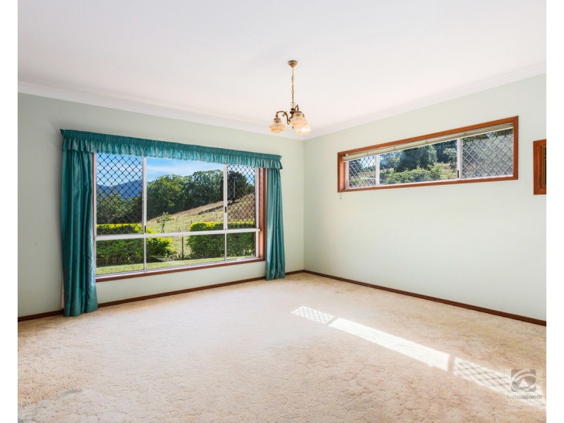 36 Meadow Place, Uki NSW 2484