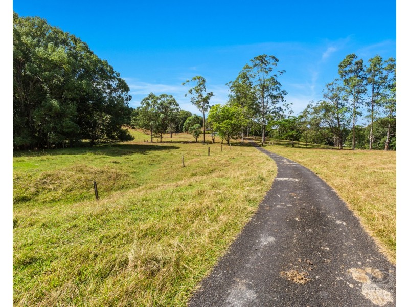 36 Meadow Place, Uki NSW 2484