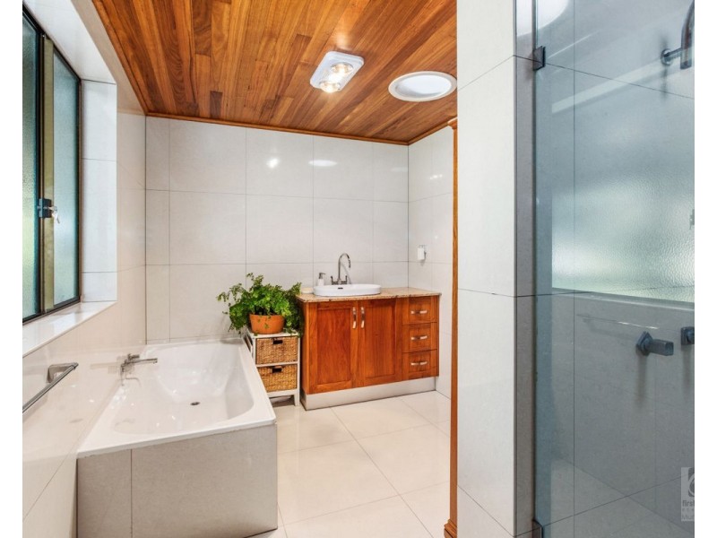 527 Commissioners Creek Road, Commissioners Creek NSW 2484