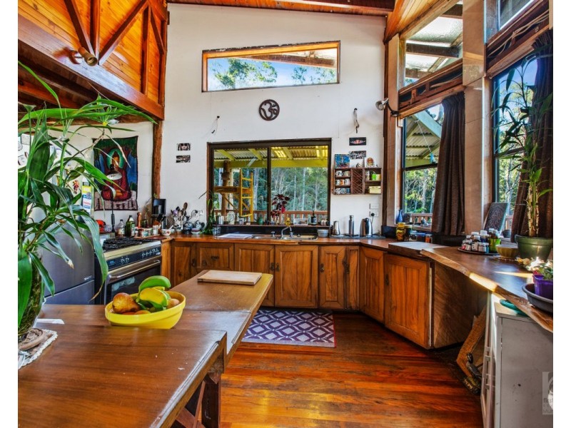 527 Commissioners Creek Road, Commissioners Creek NSW 2484