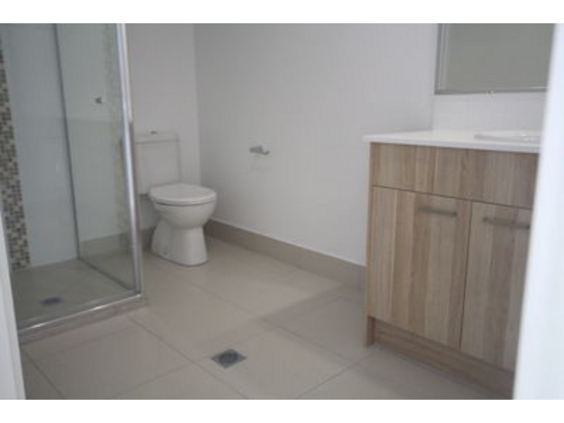 425 Pine Ridge Road, Runaway Bay QLD 4216
