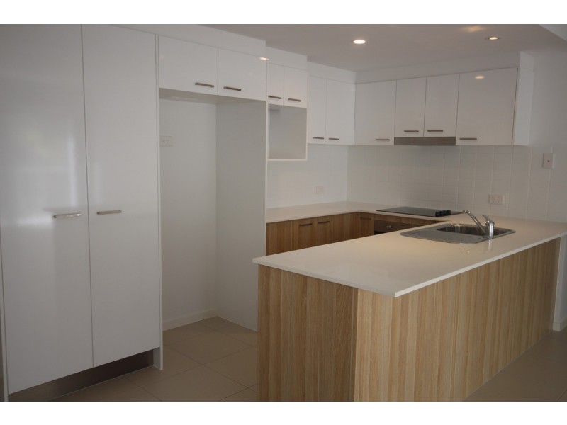 1/425 Pine Ridge Road, Runaway Bay QLD 4216