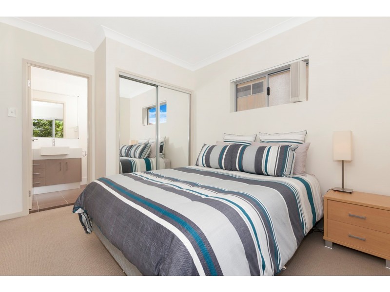 1/9 Victor Street, Holland Park West QLD 4121