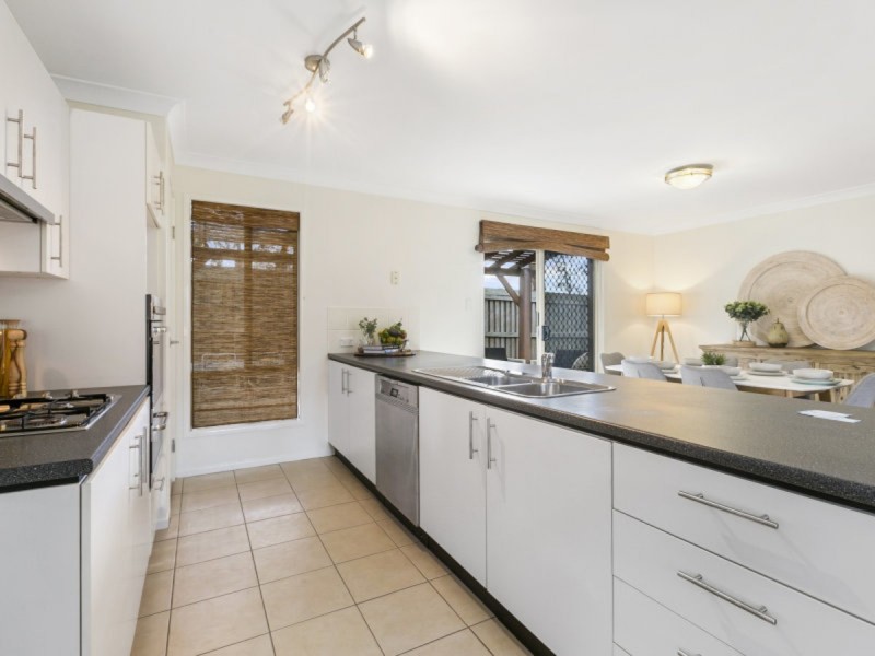 12 Creswick Close, Manly West QLD 4179