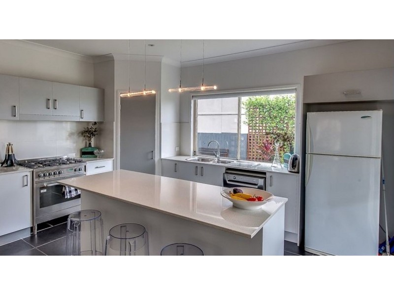 1 Tristania Road, Kenmore QLD 4069