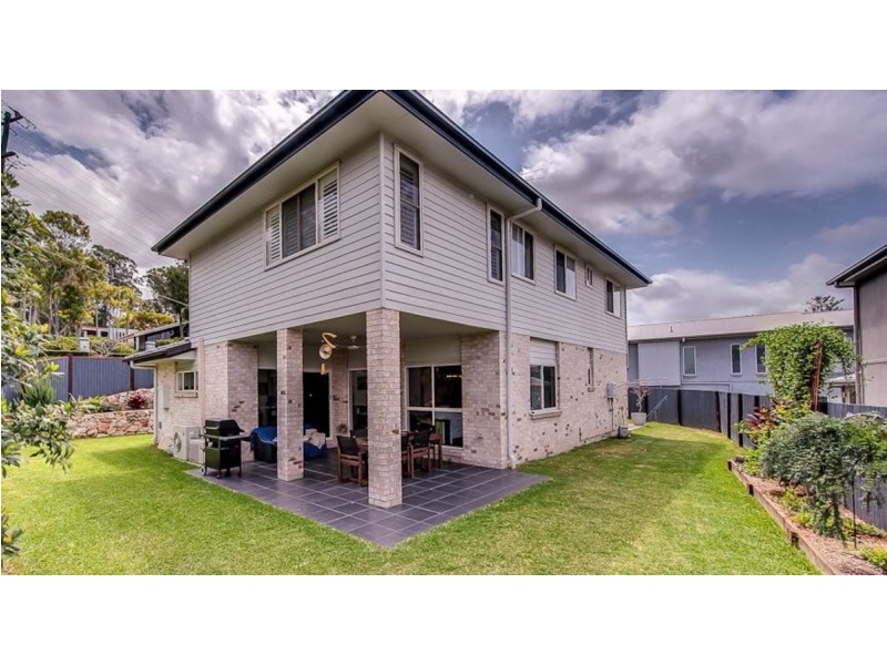 1 Tristania Road, Kenmore QLD 4069