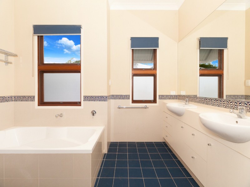 91 Kenbury Street, Bulimba QLD 4171