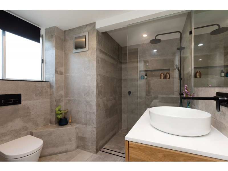 24 Tandoor Street, Morningside QLD 4170