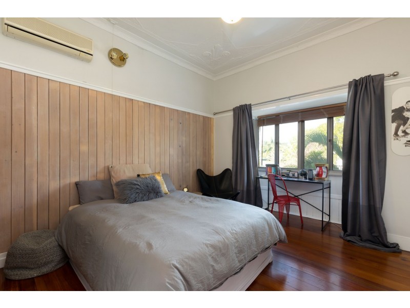 24 Tandoor Street, Morningside QLD 4170