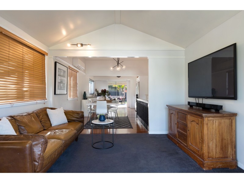 24 Tandoor Street, Morningside QLD 4170
