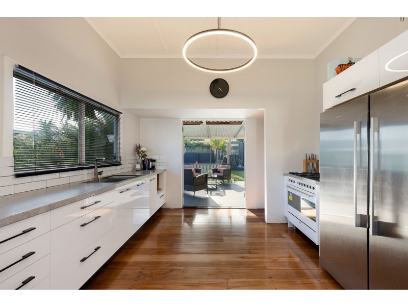 24 Tandoor Street, Morningside QLD 4170
