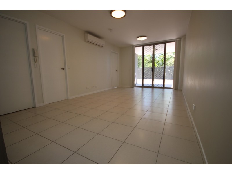 9/11 Riding Road, Hawthorne QLD 4171