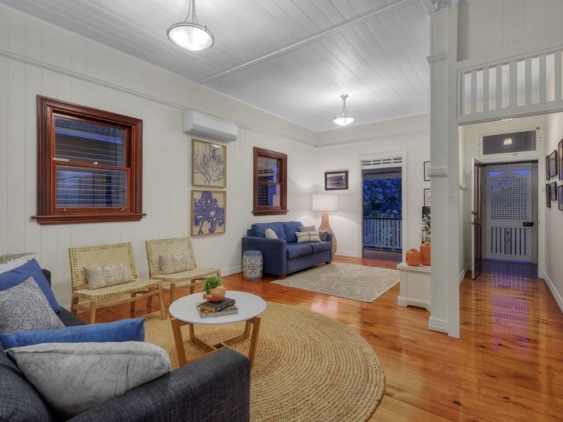 8 Barker Street, East Brisbane QLD 4169