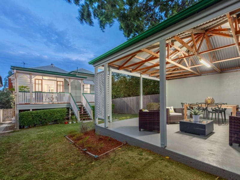 8 Barker Street, East Brisbane QLD 4169