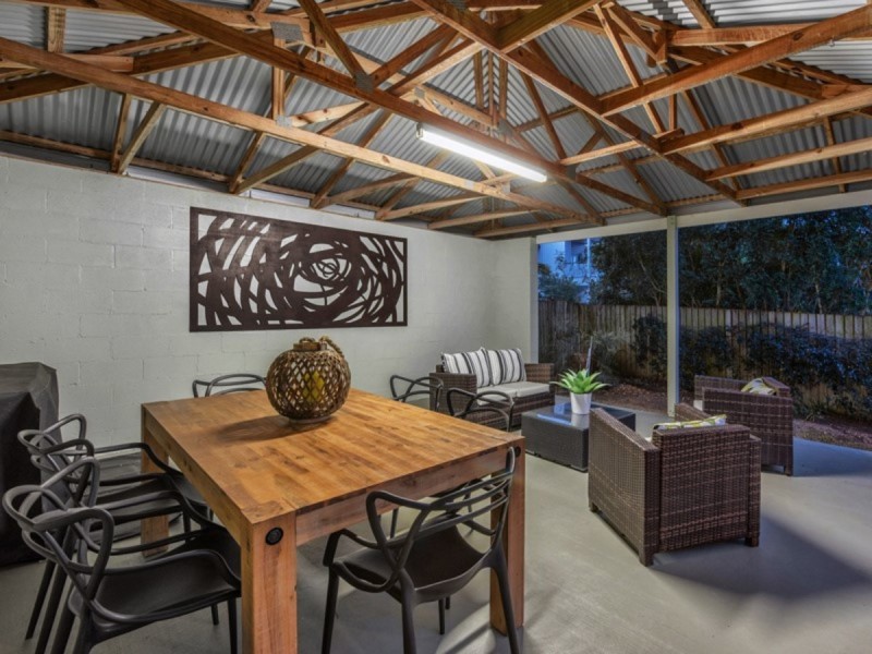 8 Barker Street, East Brisbane QLD 4169