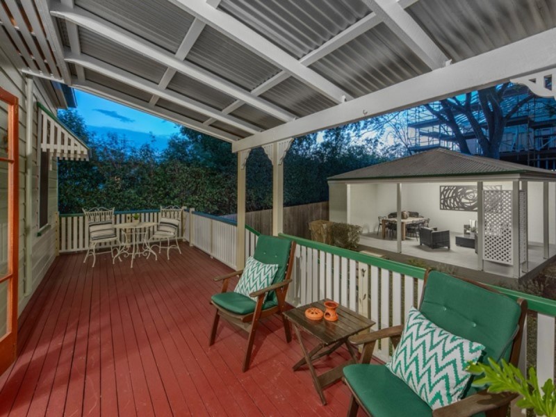 8 Barker Street, East Brisbane QLD 4169