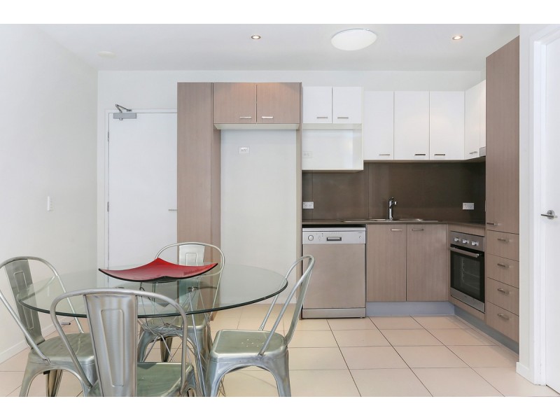 14/11 Riding Road, Hawthorne QLD 4171